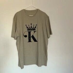 Men's "KING" & Crown Graphic Print T-shirt – 4XL Tan Color Short Sleeve